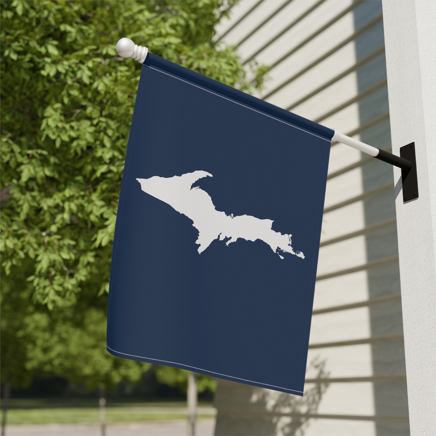 Michigan Upper Peninsula Home & Garden Flag (w/ UP Outline) | Navy