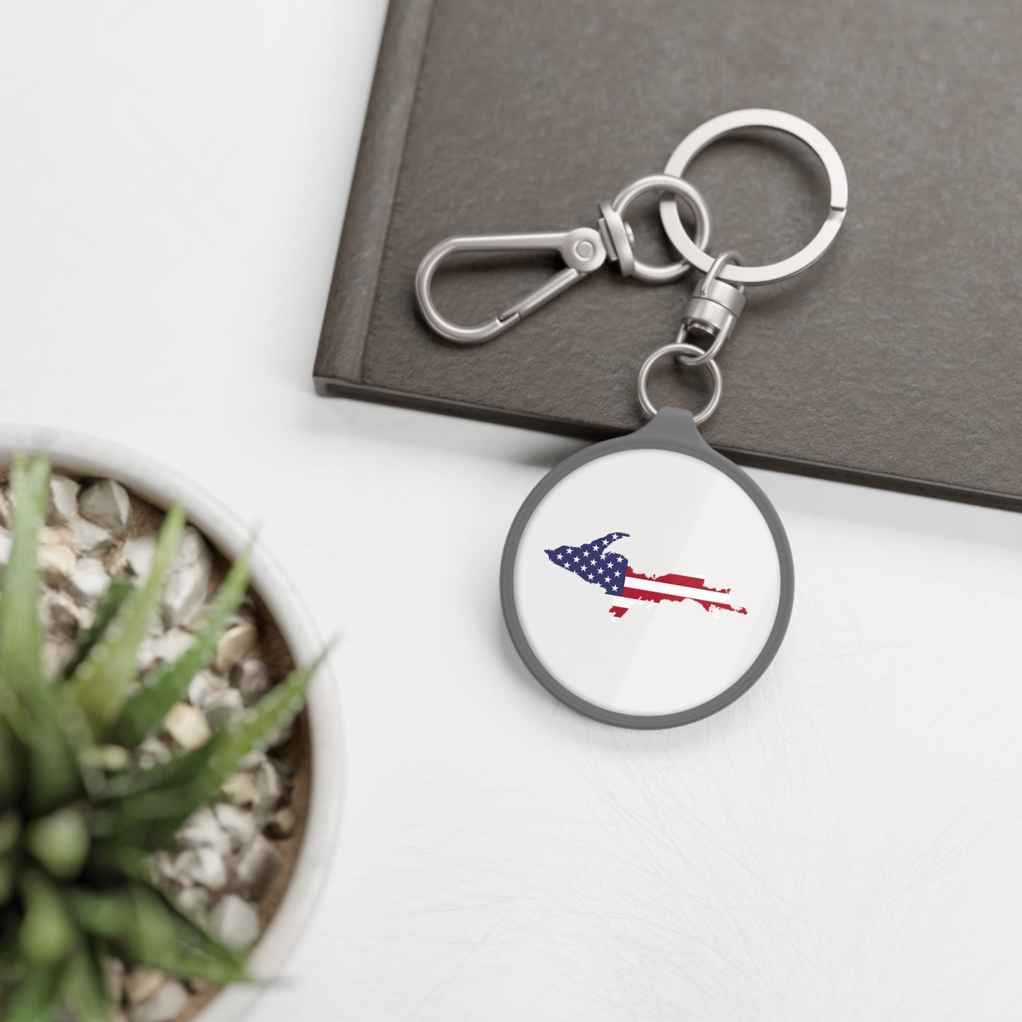 Michigan Upper Peninsula Keyring (w/ UP USA Flag) | Birch Bark White