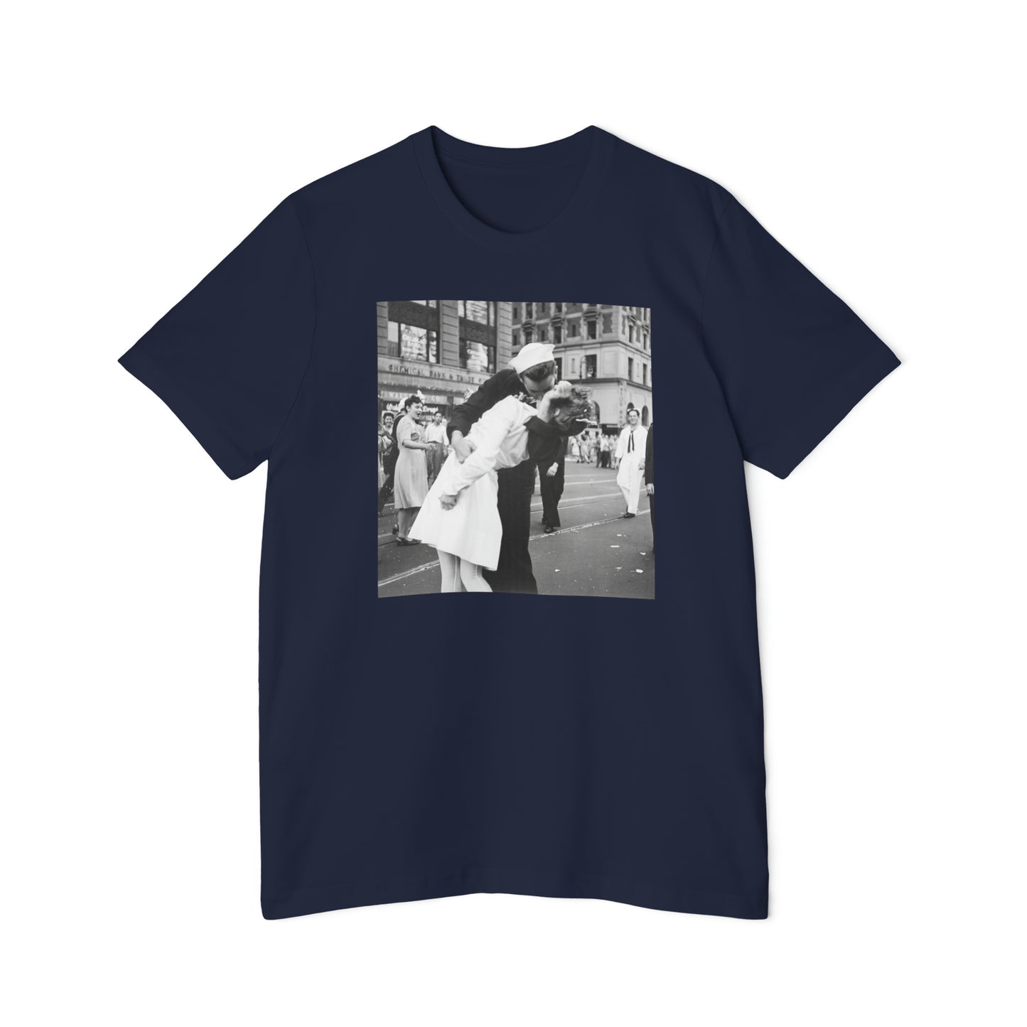 'Kissing the War Goodbye' Photo T-Shirt (Jorgensen, 1945) | Made in USA