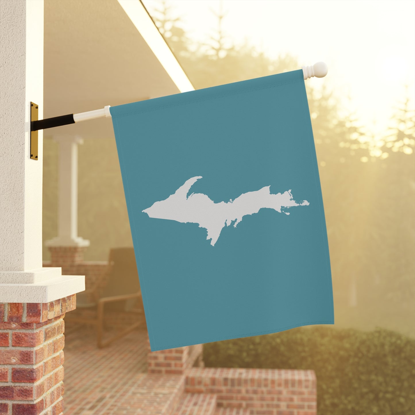 Michigan Upper Peninsula Home & Garden Flag (w/ UP Outline) | Lake Huron Blue