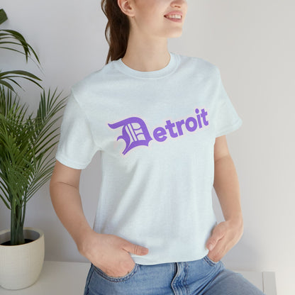 Detroit' T-Shirt (Lavender w/ Old English 'D') | Unisex Standard