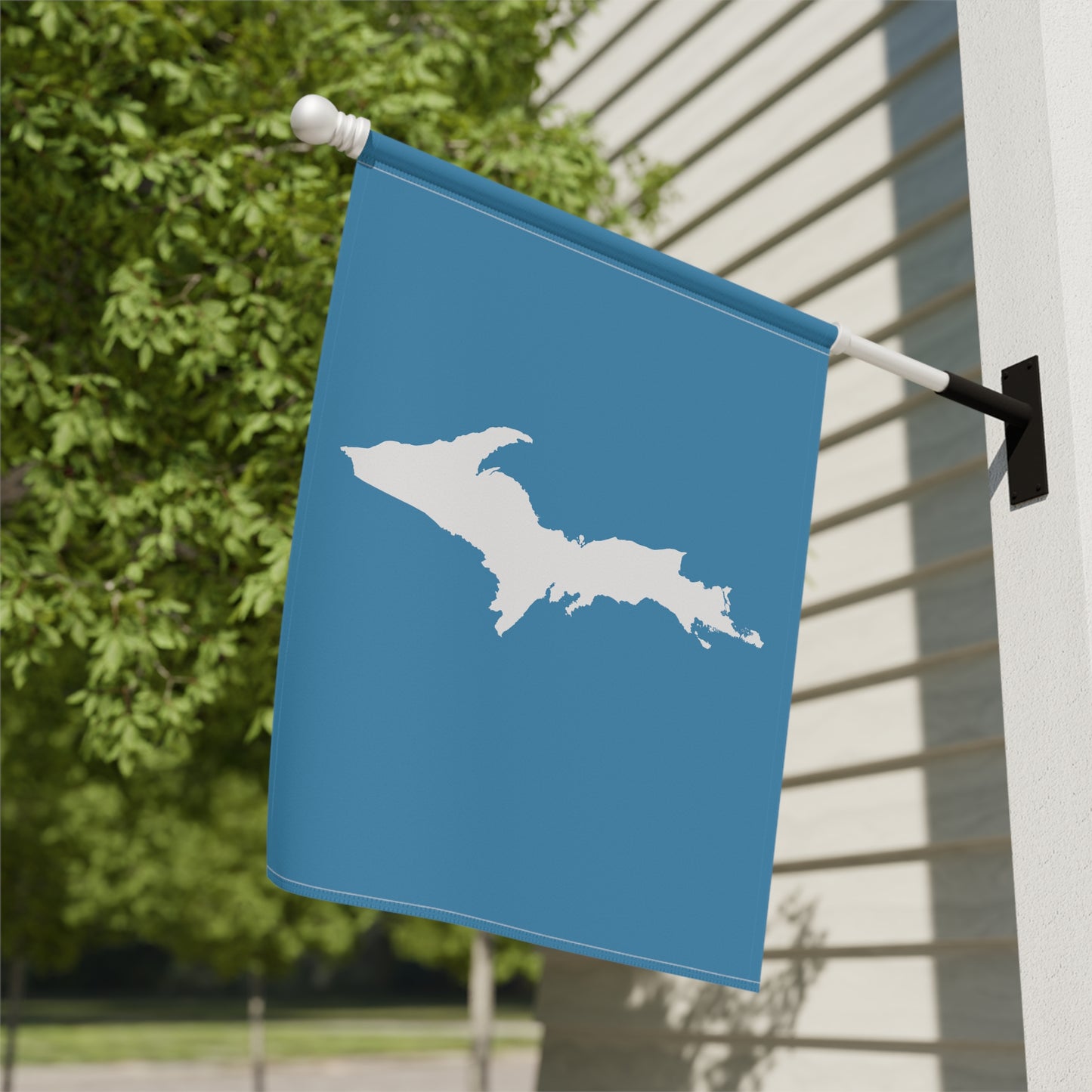 Michigan Upper Peninsula Home & Garden Flag (w/ UP Outline) | Lake Michigan Blue