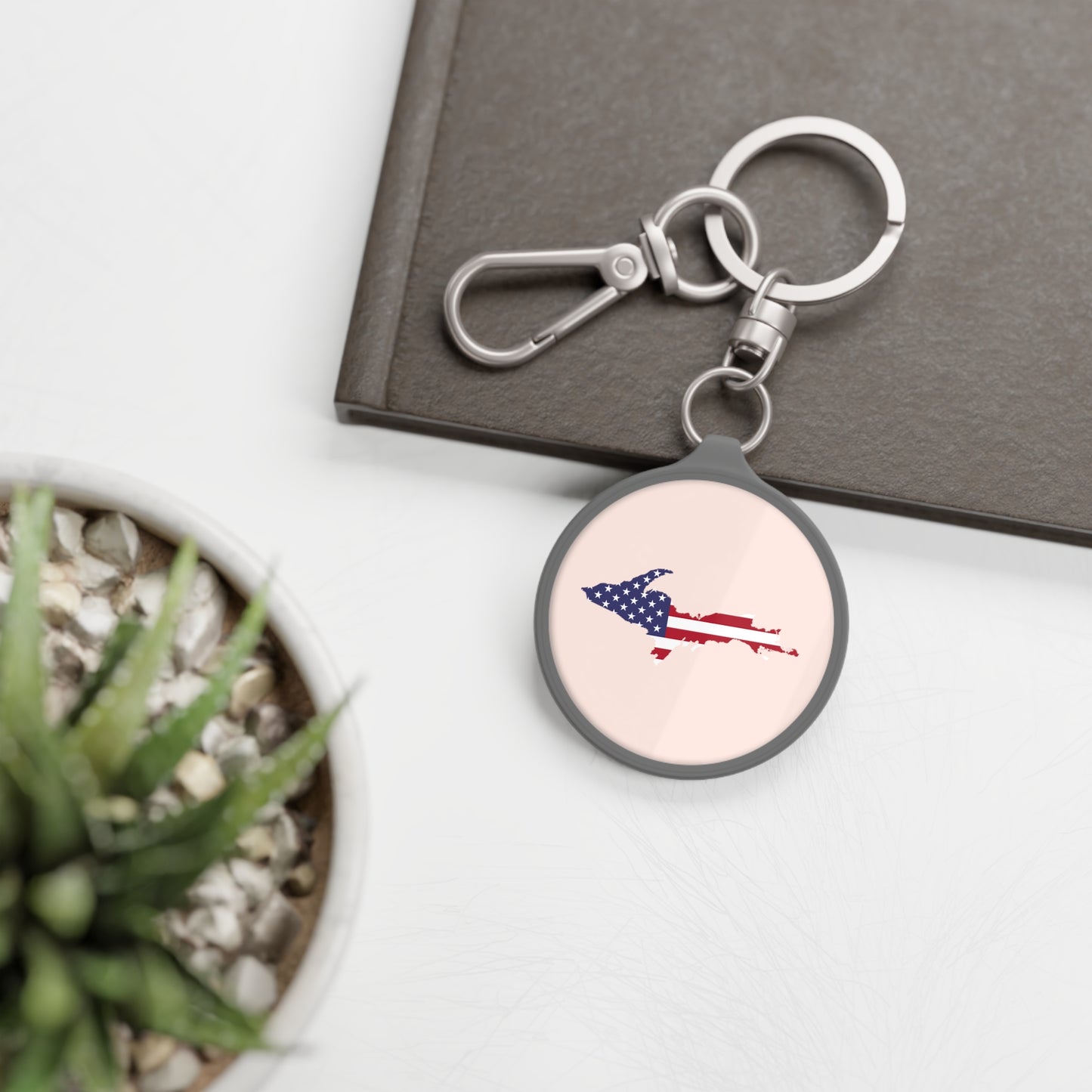 Michigan Upper Peninsula Keyring (w/ UP USA Flag) | Champagne Pink