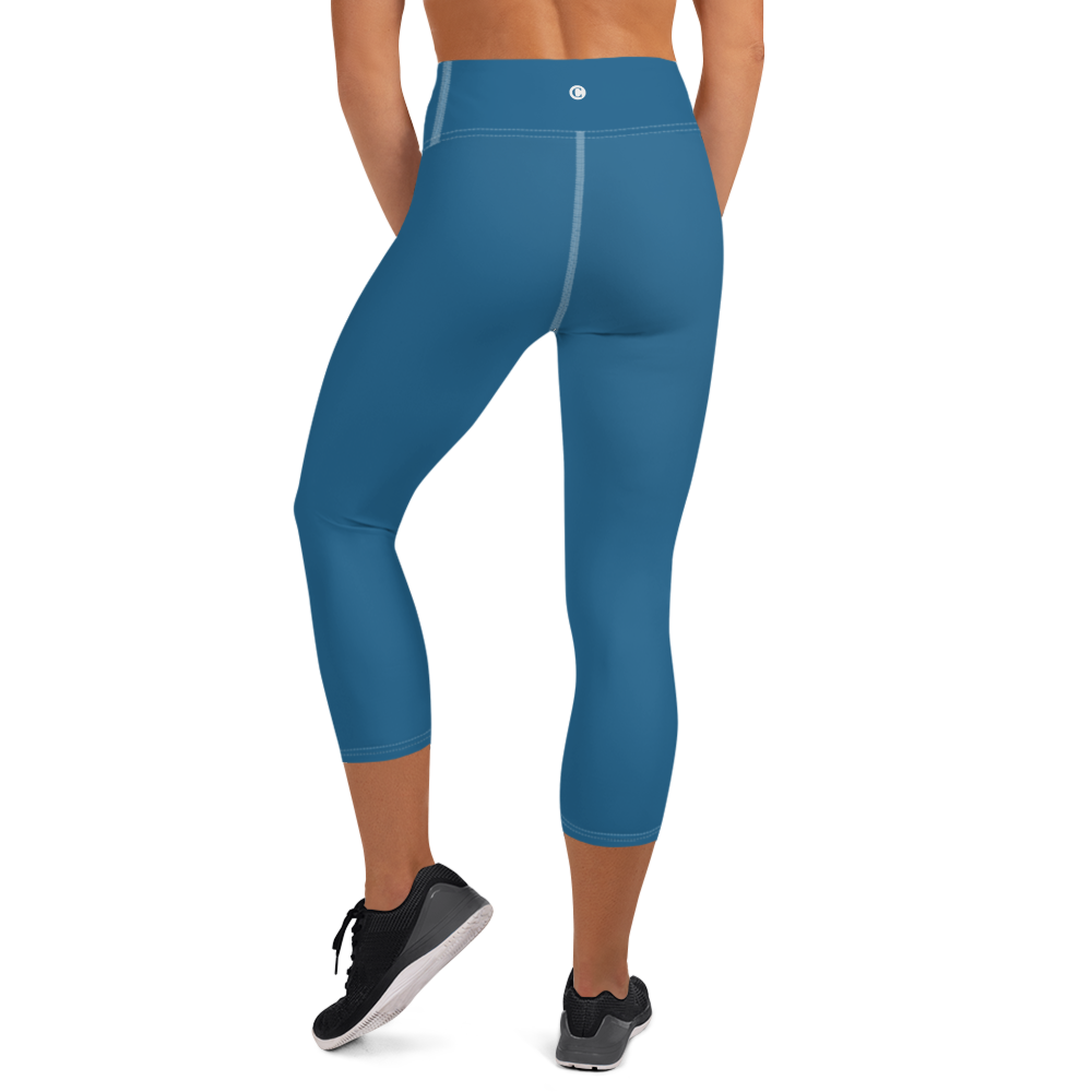 Michigan Upper Peninsula Yoga Capri Leggings (w/ UP Outline) | Blueberry