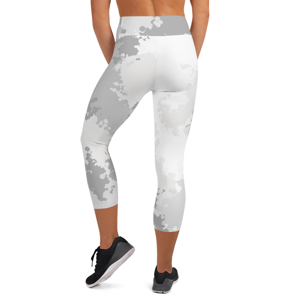 Michigan Upper Peninsula Yoga Capri Leggings (w/ UP Outline) | Snow Camo