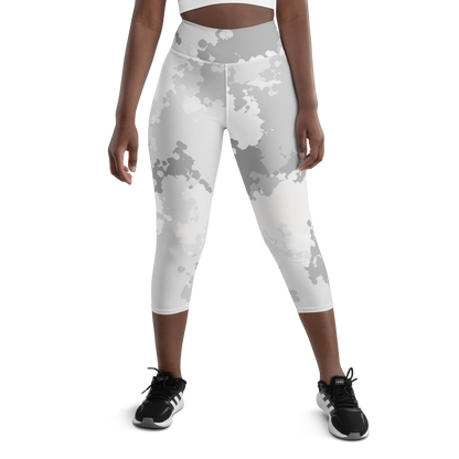 Michigan Upper Peninsula Yoga Capri Leggings (w/ UP Outline) | Snow Camo