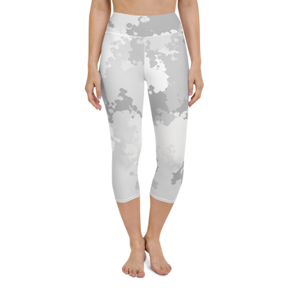 Michigan Upper Peninsula Yoga Capri Leggings (w/ UP Outline) | Snow Camo