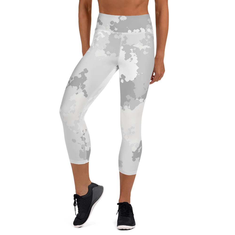 Michigan Upper Peninsula Yoga Capri Leggings (w/ UP Outline) | Snow Camo