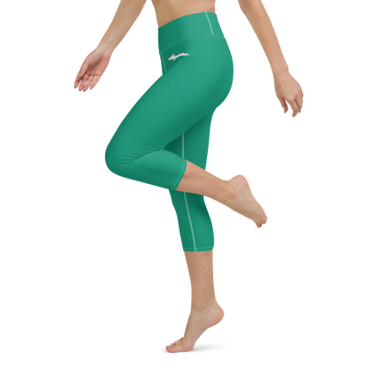 Michigan Upper Peninsula Yoga Capri Leggings (w/ UP Outline) | Emerald Green