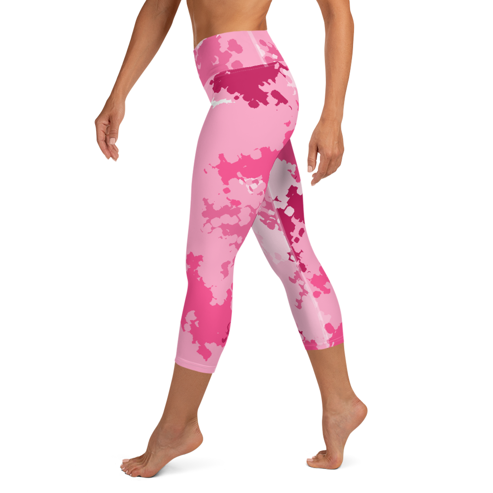 Michigan Upper Peninsula Yoga Capri Leggings (w/ UP Outline) | Pink Camo