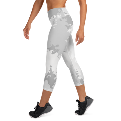 Michigan Upper Peninsula Yoga Capri Leggings (w/ UP Outline) | Snow Camo