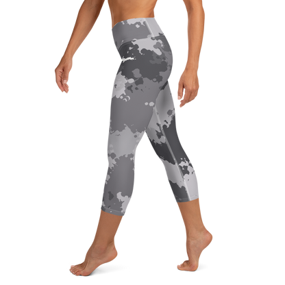 Michigan Upper Peninsula Yoga Capri Leggings (w/ UP Outline) | Iron Ore Grey