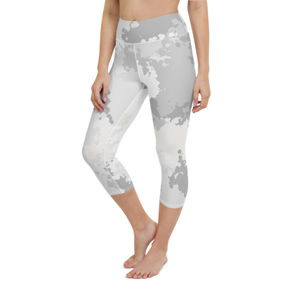 Michigan Upper Peninsula Yoga Capri Leggings (w/ UP Outline) | Snow Camo