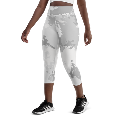 Michigan Upper Peninsula Yoga Capri Leggings (w/ UP Outline) | Snow Camo