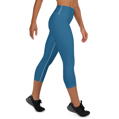 Michigan Upper Peninsula Yoga Capri Leggings (w/ UP Outline) | Blueberry