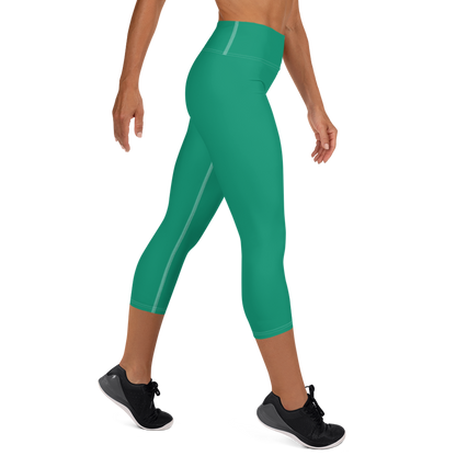 Michigan Upper Peninsula Yoga Capri Leggings (w/ UP Outline) | Emerald Green