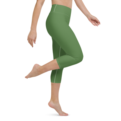 Michigan Upper Peninsula Yoga Capri Leggings (w/ UP Outline) | Pine Green