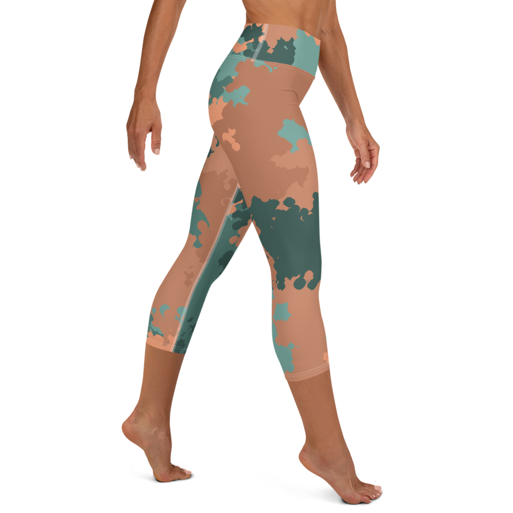 Michigan Upper Peninsula Yoga Capri Leggings (w/ UP Outline) | Copper Country Camo