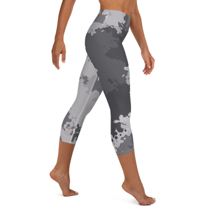 Michigan Upper Peninsula Yoga Capri Leggings (w/ UP Outline) | Iron Ore Grey