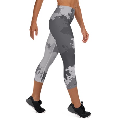 Michigan Upper Peninsula Yoga Capri Leggings (w/ UP Outline) | Iron Ore Grey