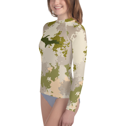 Michigan Upper Peninsula Rash Guard (w/ UP Outline) | Youth - Army Green