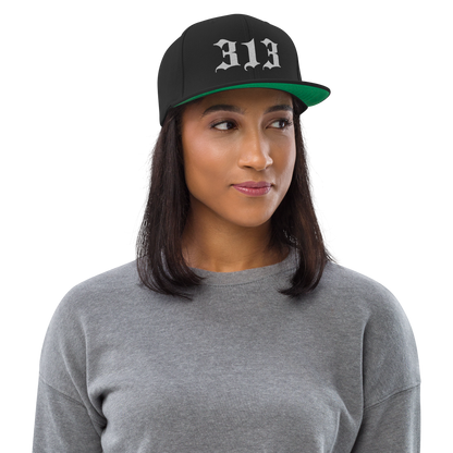 Detroit '313' Vintage Snapback (Old English Font) | Platinum