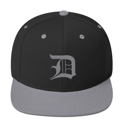 Detroit 'Old English D' Vintage Snapback | Silver