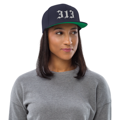 Detroit '313' Vintage Snapback (Old English Font) | Platinum