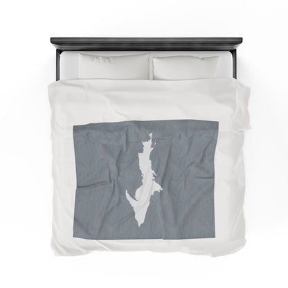 Michigan Upper Peninsula Plush Blanket (w/ UP Outline) | Silver