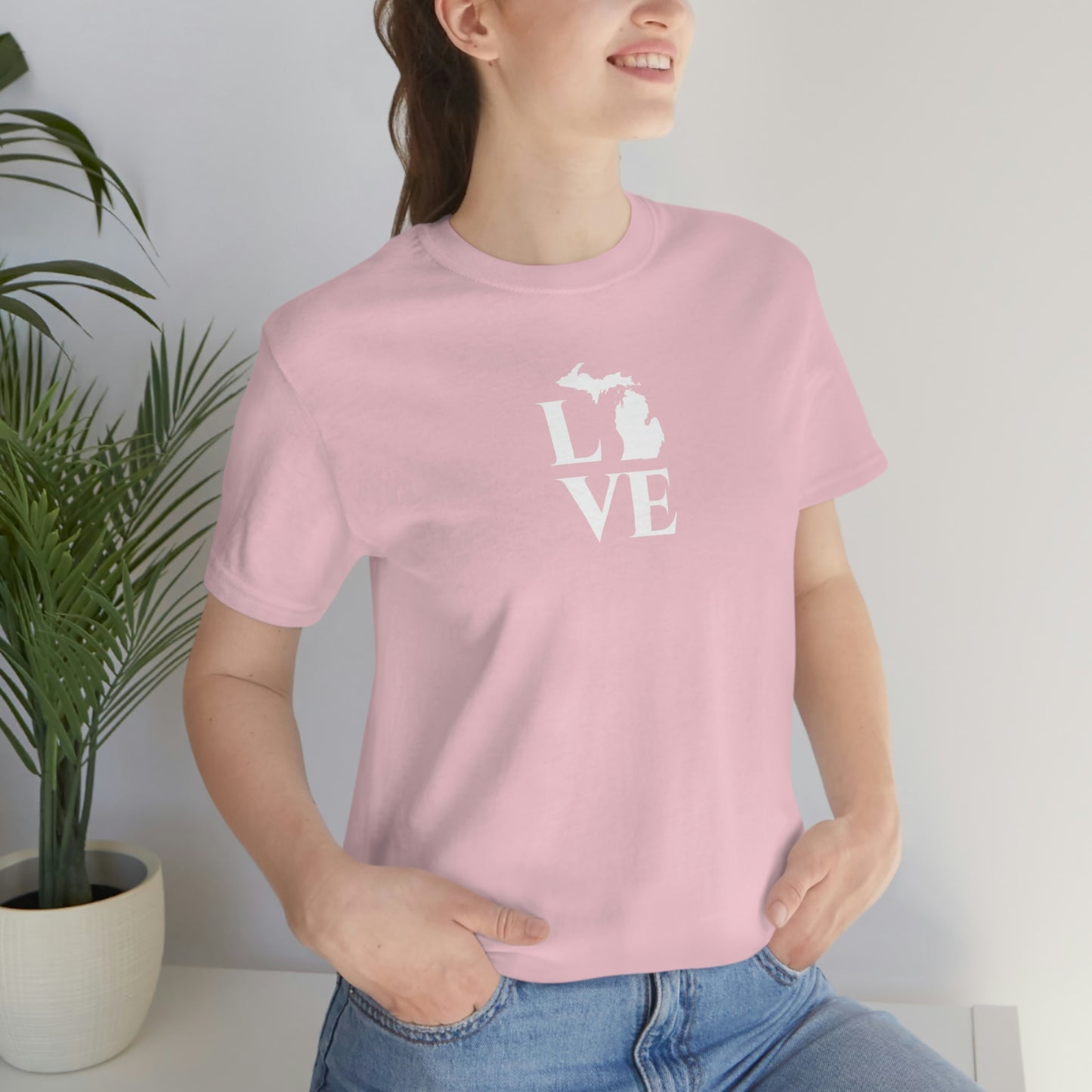 Michigan 'Love' T-Shirt (Roman Serif Font) | Unisex Standard Fit