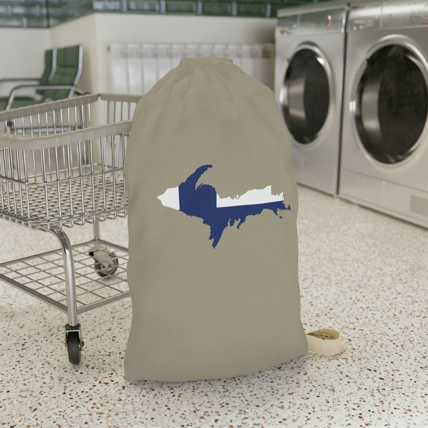 Michigan Upper Peninsula Laundry Bag (Petoskey Stone Beige w/ UP Finland Flag Outline)