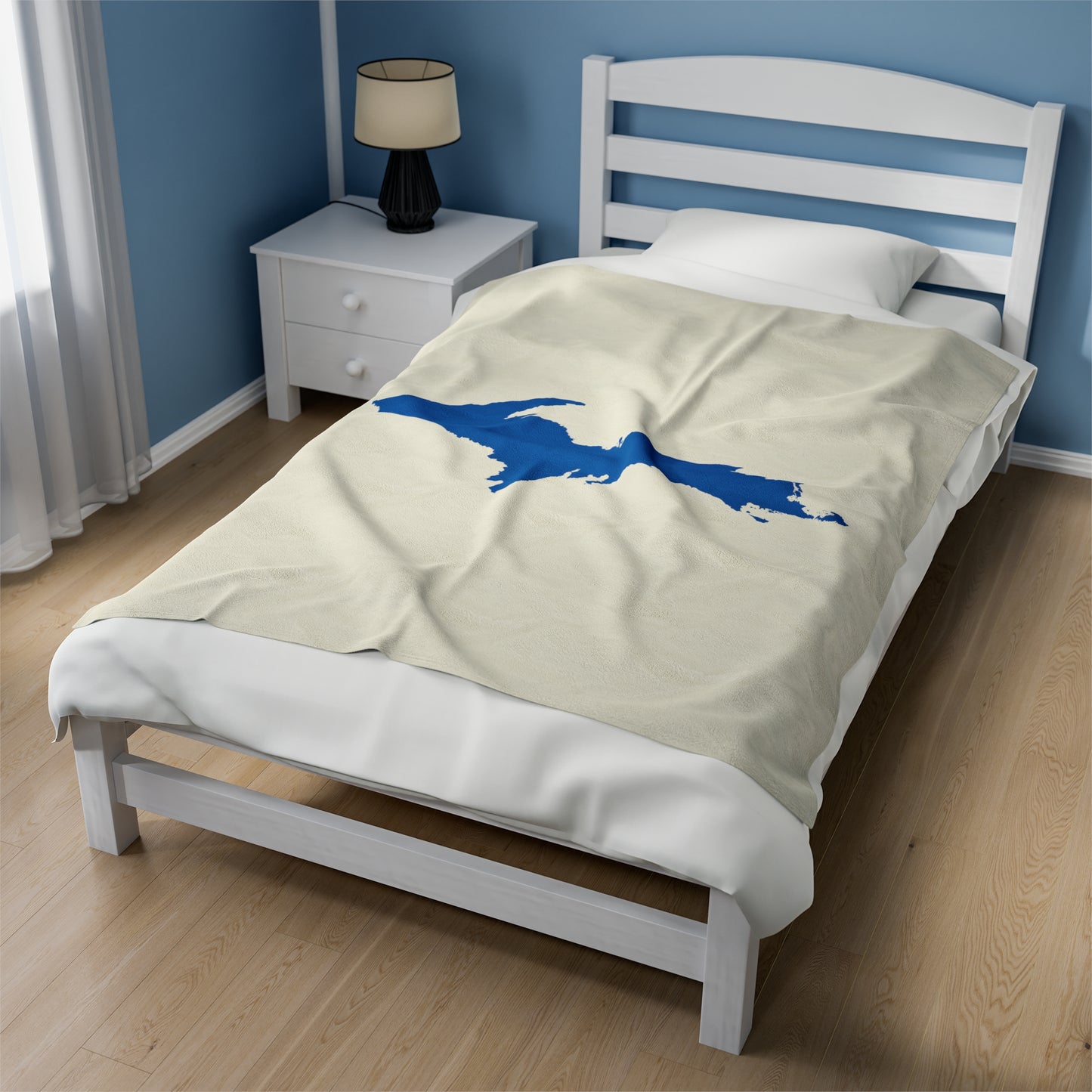 Michigan Upper Peninsula Plush Blanket (w/ Azure UP Outline) | Ivory White