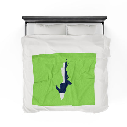 Michigan Upper Peninsula Plush Blanket (w/ UP Finland Flag Outline) | Flash Green