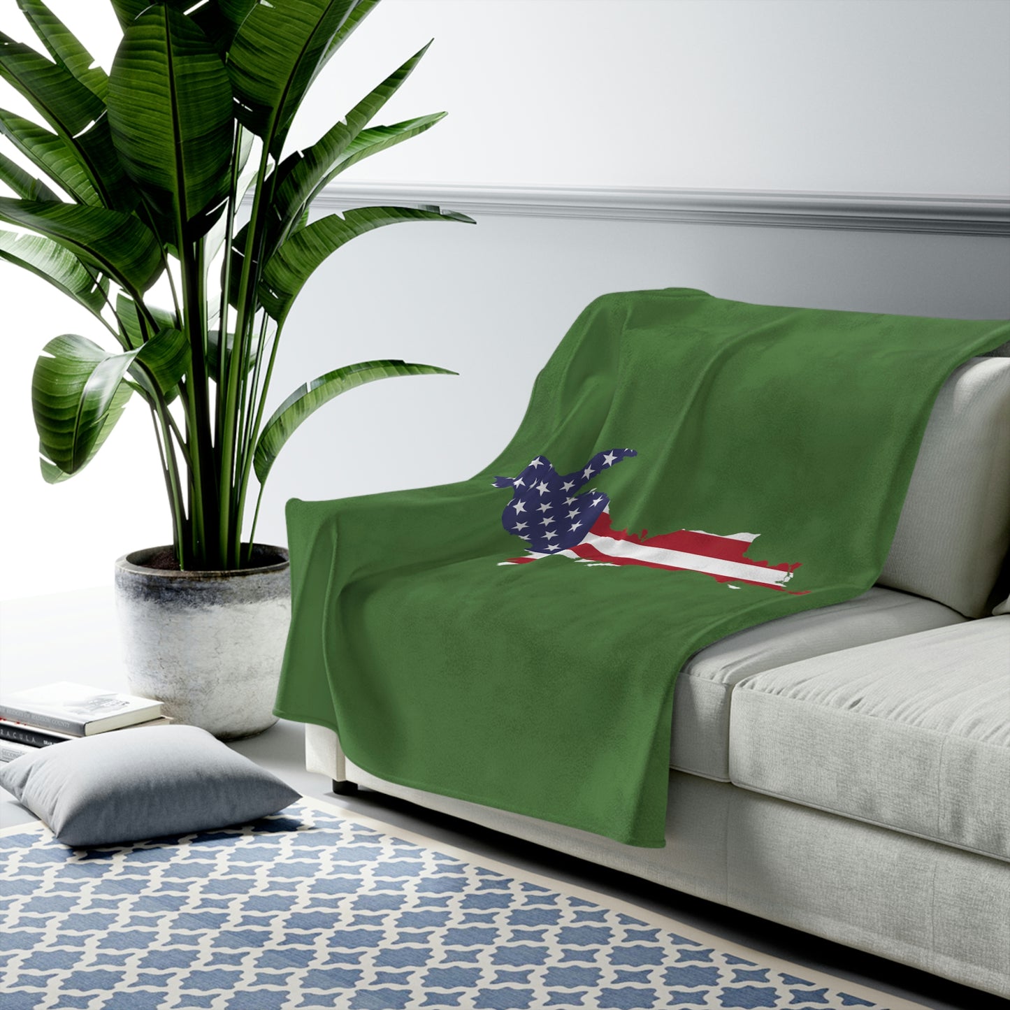 Michigan Upper Peninsula Plush Blanket (w/ UP USA Flag Outline) | Pine Green