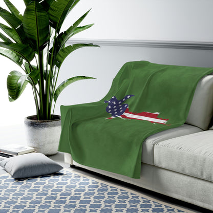 Michigan Upper Peninsula Plush Blanket (w/ UP USA Flag Outline) | Pine Green