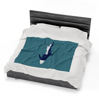 Michigan Upper Peninsula Plush Blanket (w/ UP Finland Flag Outline) | Lake Huron Blue