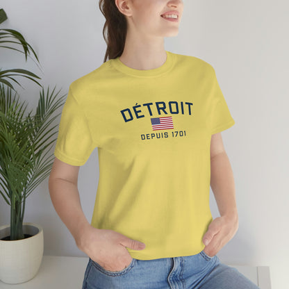 'Détroit Depuis 1701' T-Shirt (w/USA Flag Outline) | Unisex Standard Fit