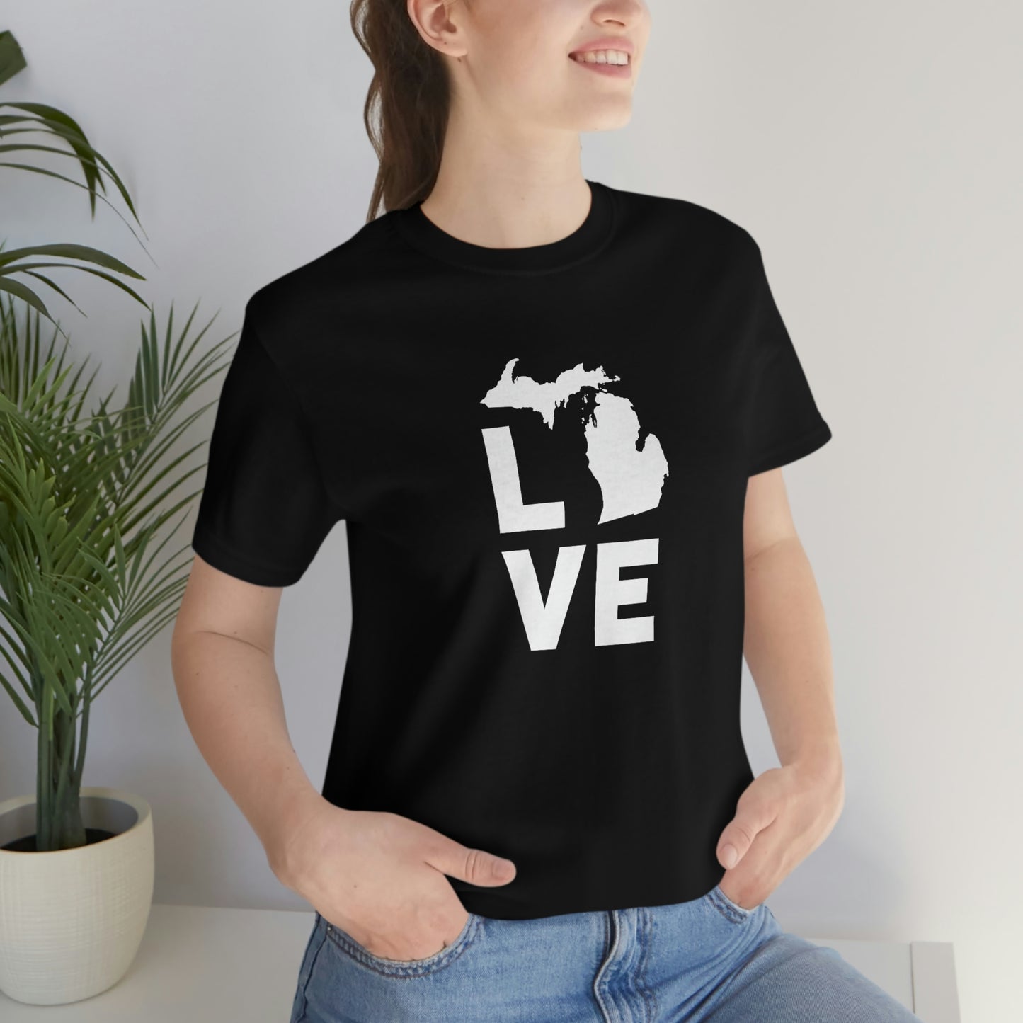 Michigan 'Love' T-Shirt (Geometric Sans Font) | Unisex Standard Fit