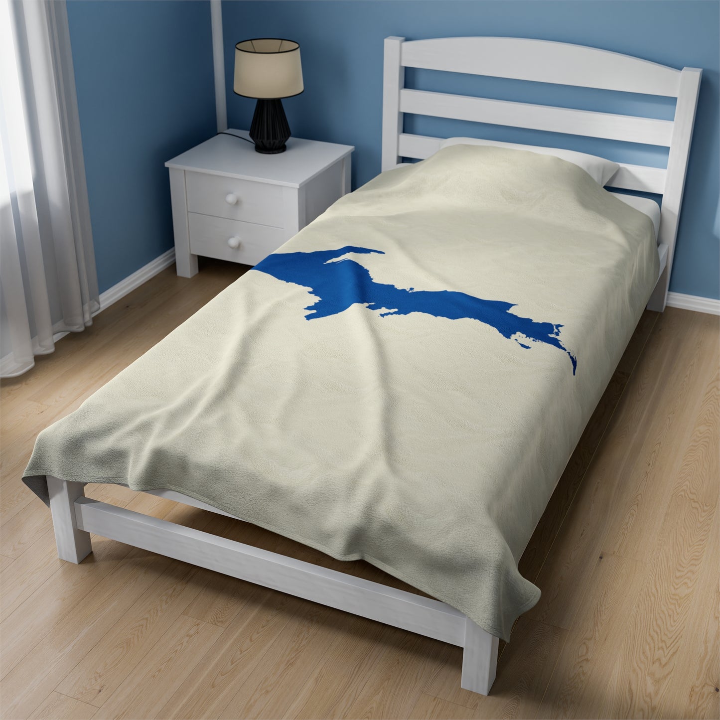 Michigan Upper Peninsula Plush Blanket (w/ Azure UP Outline) | Ivory White