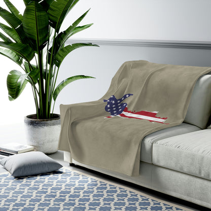 Michigan Upper Peninsula Plush Blanket (w/ UP USA Flag Outline) | Petoskey Stone Beige