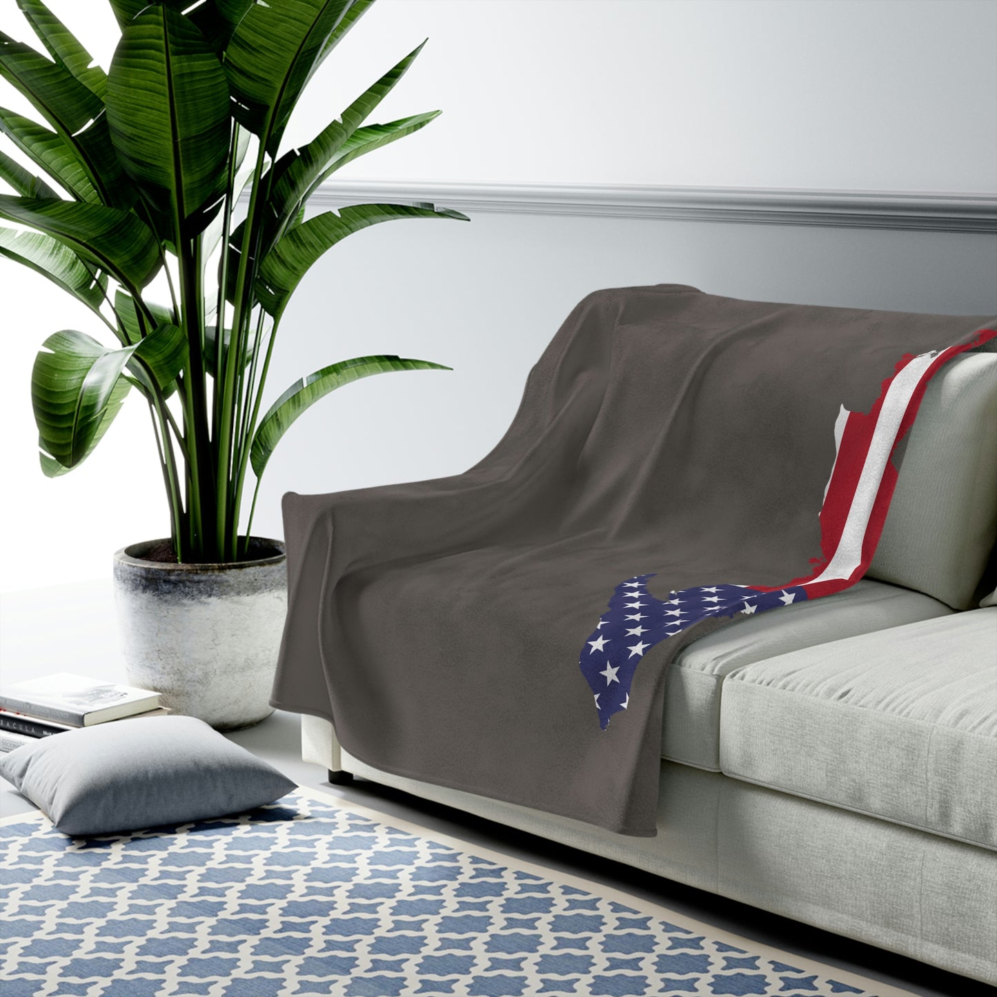 Michigan Upper Peninsula Plush Blanket (w/ UP USA Flag Outline) | Warren Tank Grey