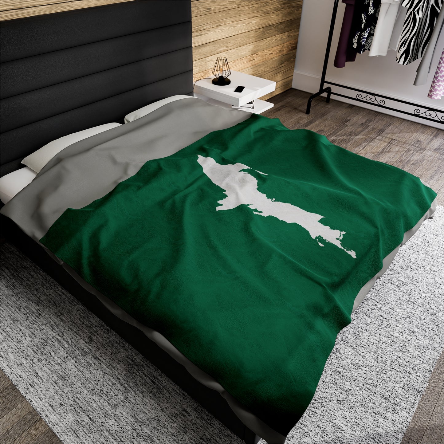 Michigan Upper Peninsula Plush Blanket (w/ UP Outline) | Emerald Green