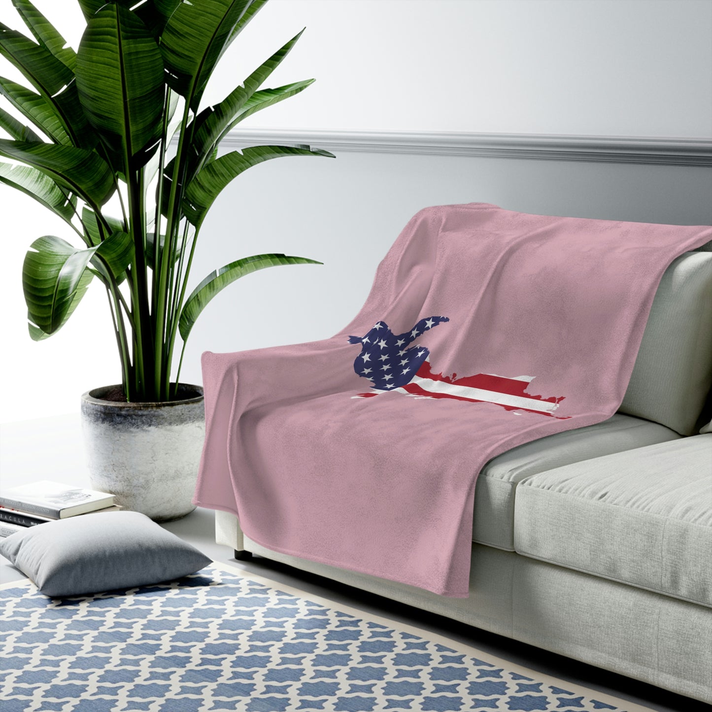 Michigan Upper Peninsula Plush Blanket (w/ UP USA Flag Outline) | Pink