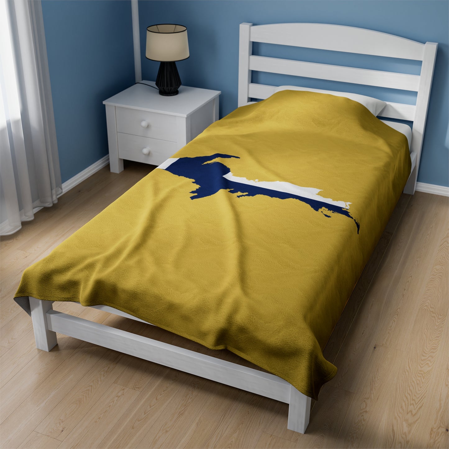 Michigan Upper Peninsula Plush Blanket (w/ UP Finland Flag Outline) | Plum Yellow