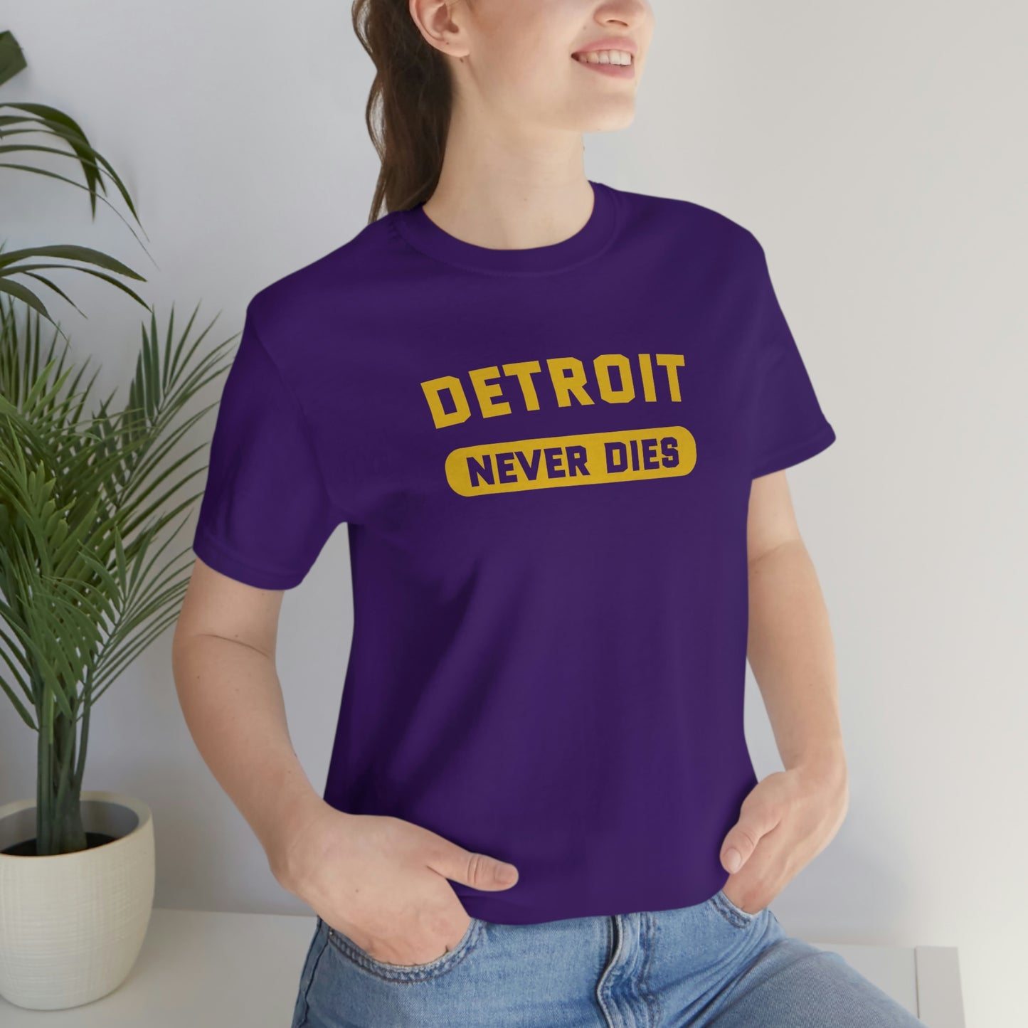 'Detroit Never Dies' T-Shirt | Unisex Standard Fit