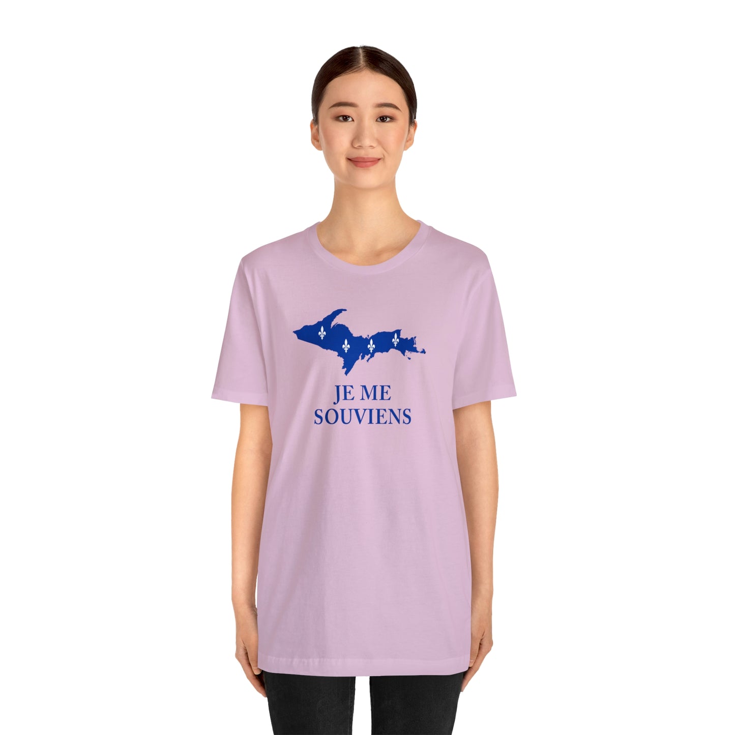 Upper Peninsula 'Je Me Souviens' T-Shirt (w/ UP Quebec Flag Outline) | Unisex Standard Fit