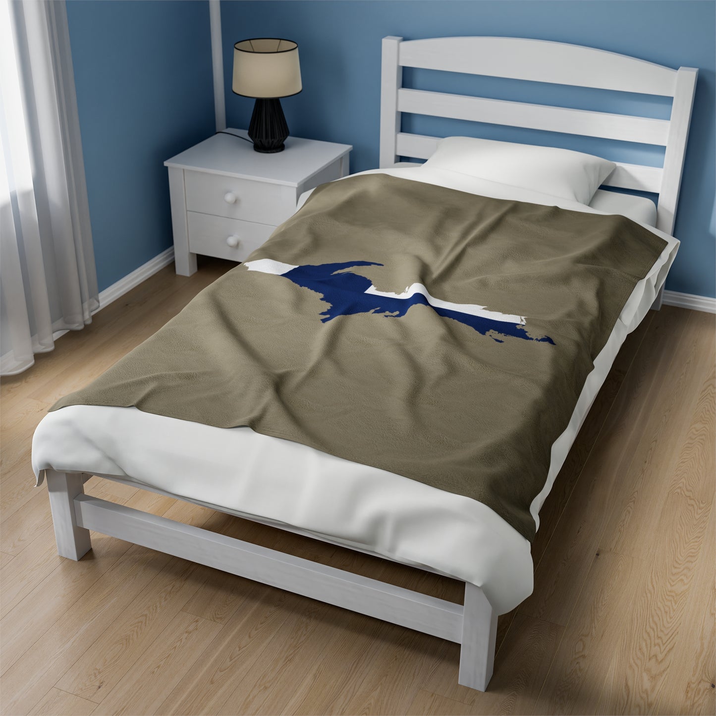 Michigan Upper Peninsula Plush Blanket (w/ UP Finland Flag Outline) | Petoskey Stone Beige