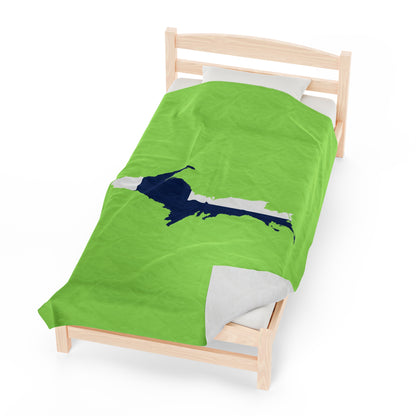 Michigan Upper Peninsula Plush Blanket (w/ UP Finland Flag Outline) | Flash Green