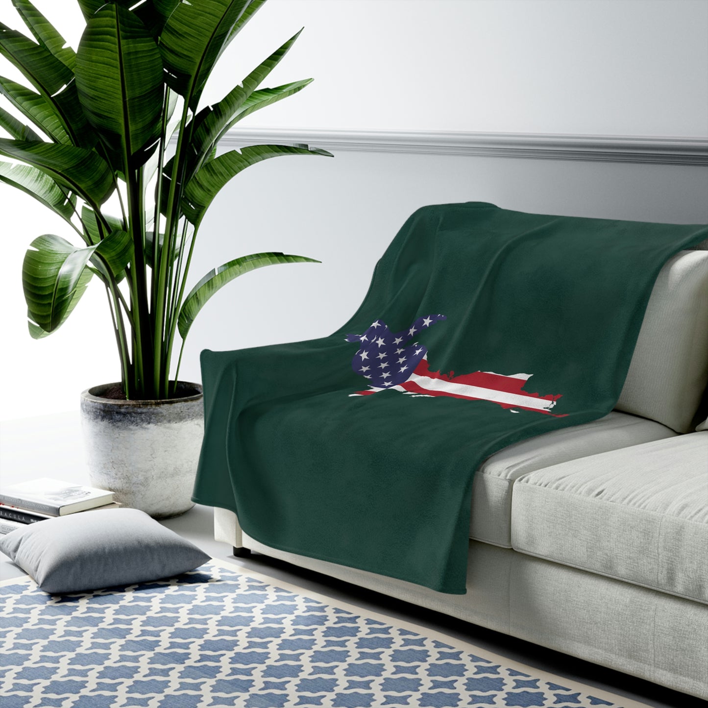 Michigan Upper Peninsula Plush Blanket (w/ UP USA Flag Outline) | Green