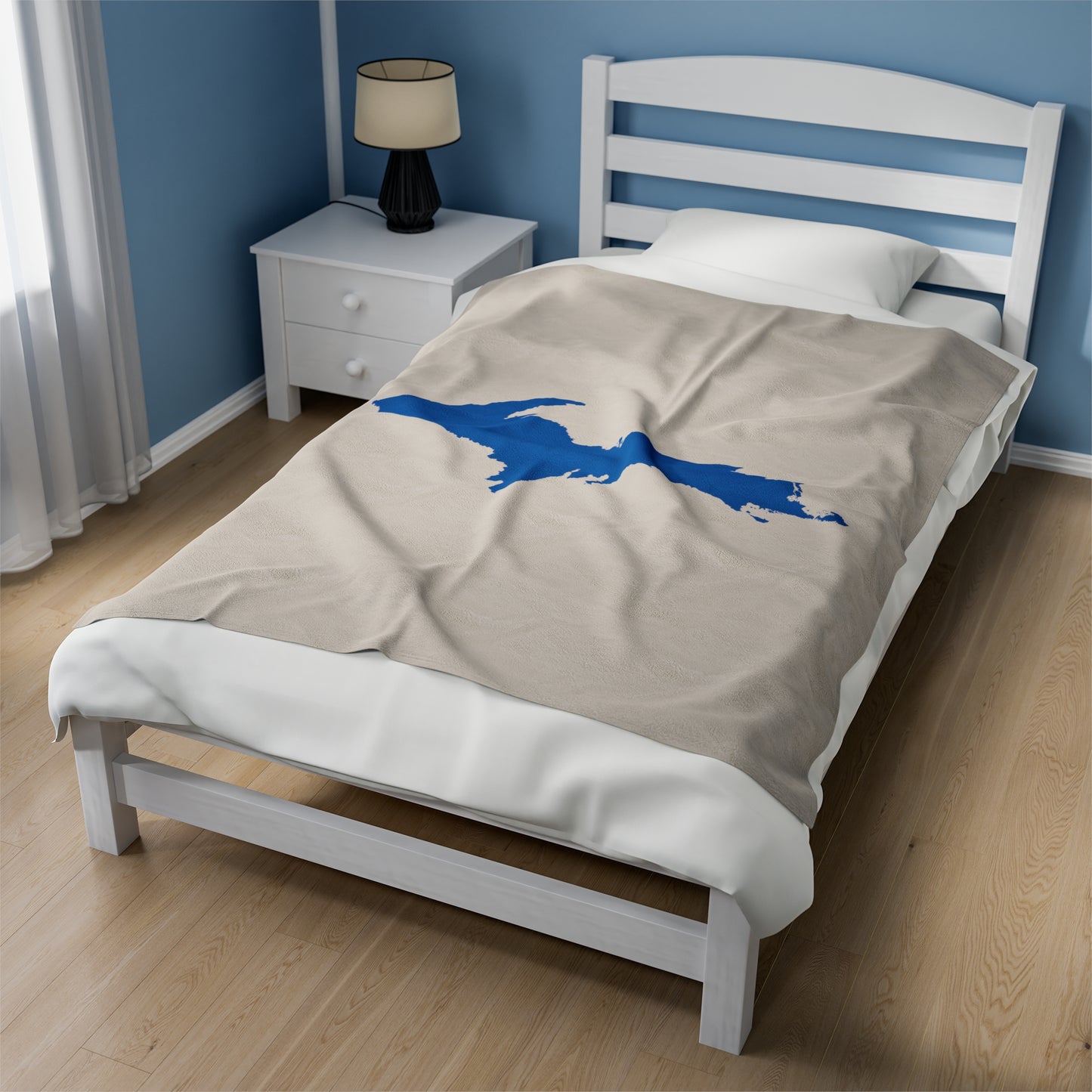 Michigan Upper Peninsula Plush Blanket (w/ Azure UP Outline) | Canvas Color